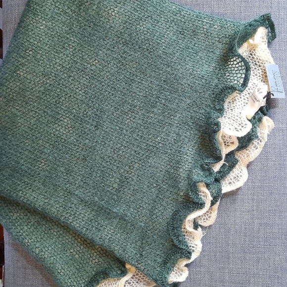 Cowl Scarf Two Tone Teal Cream Warm Cozy Woven Soft Acrylic Washable Beautiful - Picture 3 of 5